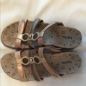 Taos gold sandals size 9